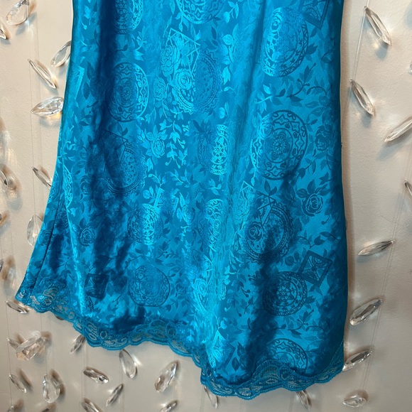VTG Victoria’s Secret Aqua Slip - Picture 5 of 9